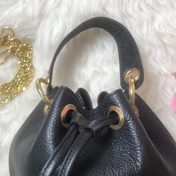 • NEW • ANNA PAOLA • Italian Leather Crossbody Bucket Bag wChain - Picture 7 of 15